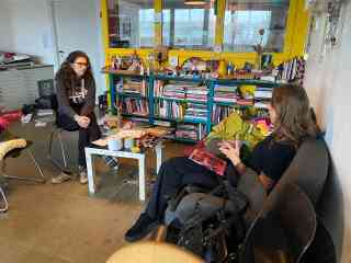 Junia Thiede with Elianna Renner, Photo: KH Bremen