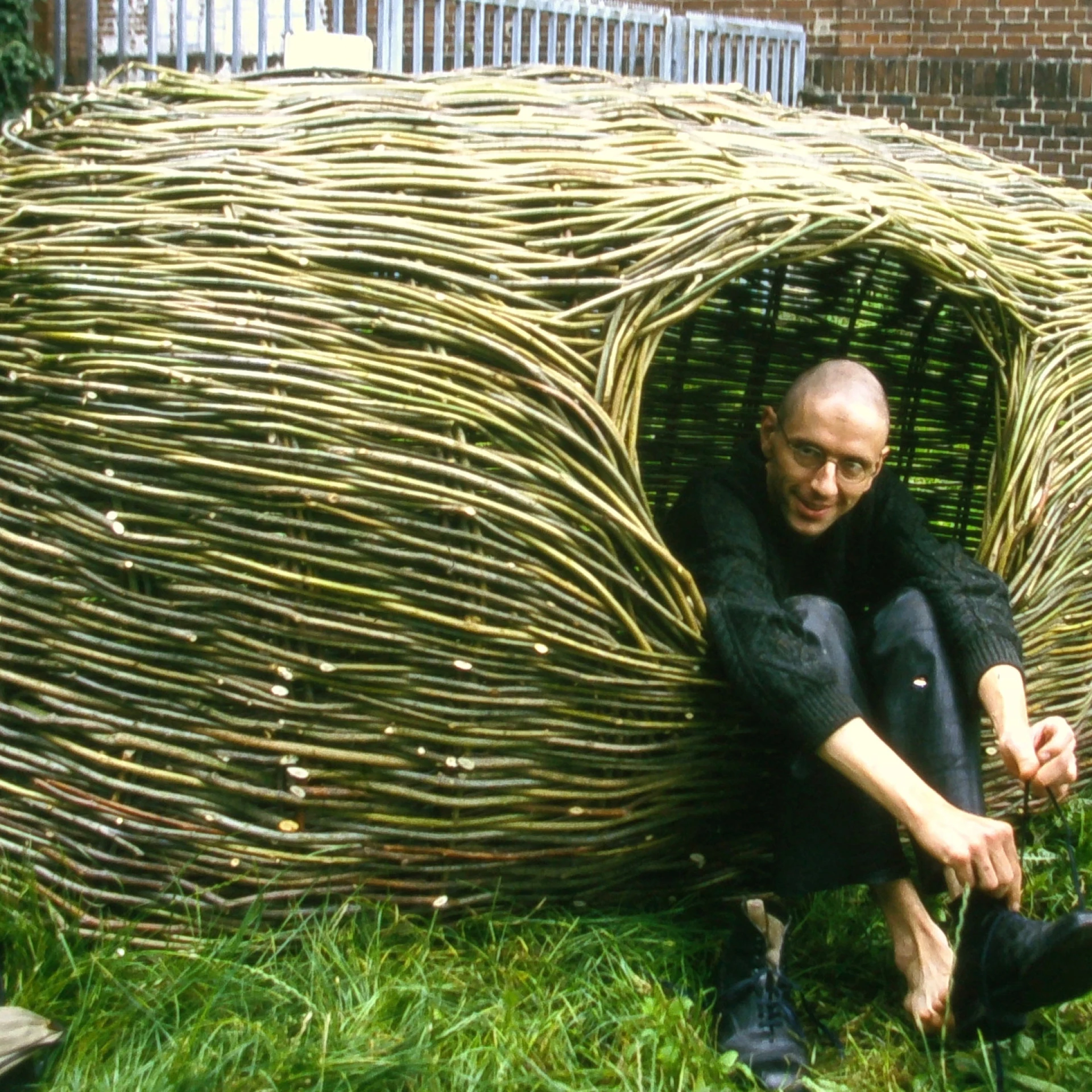 *Schlafkorb*, 2000, 240 x 124 x 140 cm, willow rods, flocati, mattress