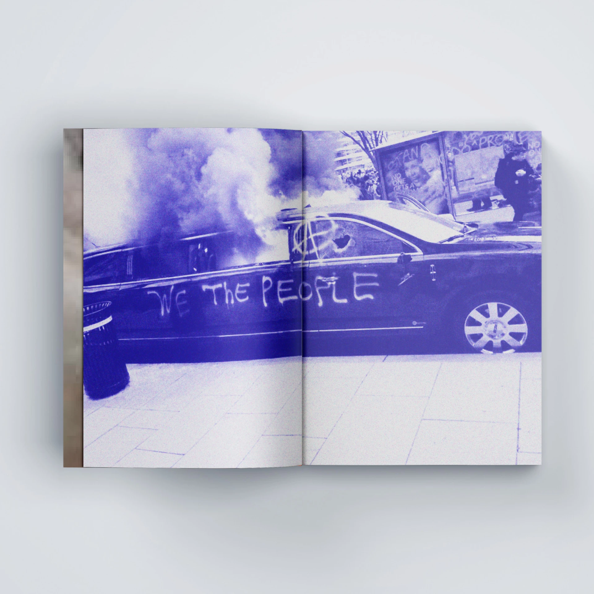 *Toying Around: -archies, -cracies & -isms*, 2019, Ebook und Print-on-Demand Publikation
Is democracy failing us?
Dieser Frage geht die Publikation anhand eines Essays und einer Sammlung von Wikipedia Artikeln zu verschiedenen aktuellen, vergangenen und spekulativen Regierungsformen nach.