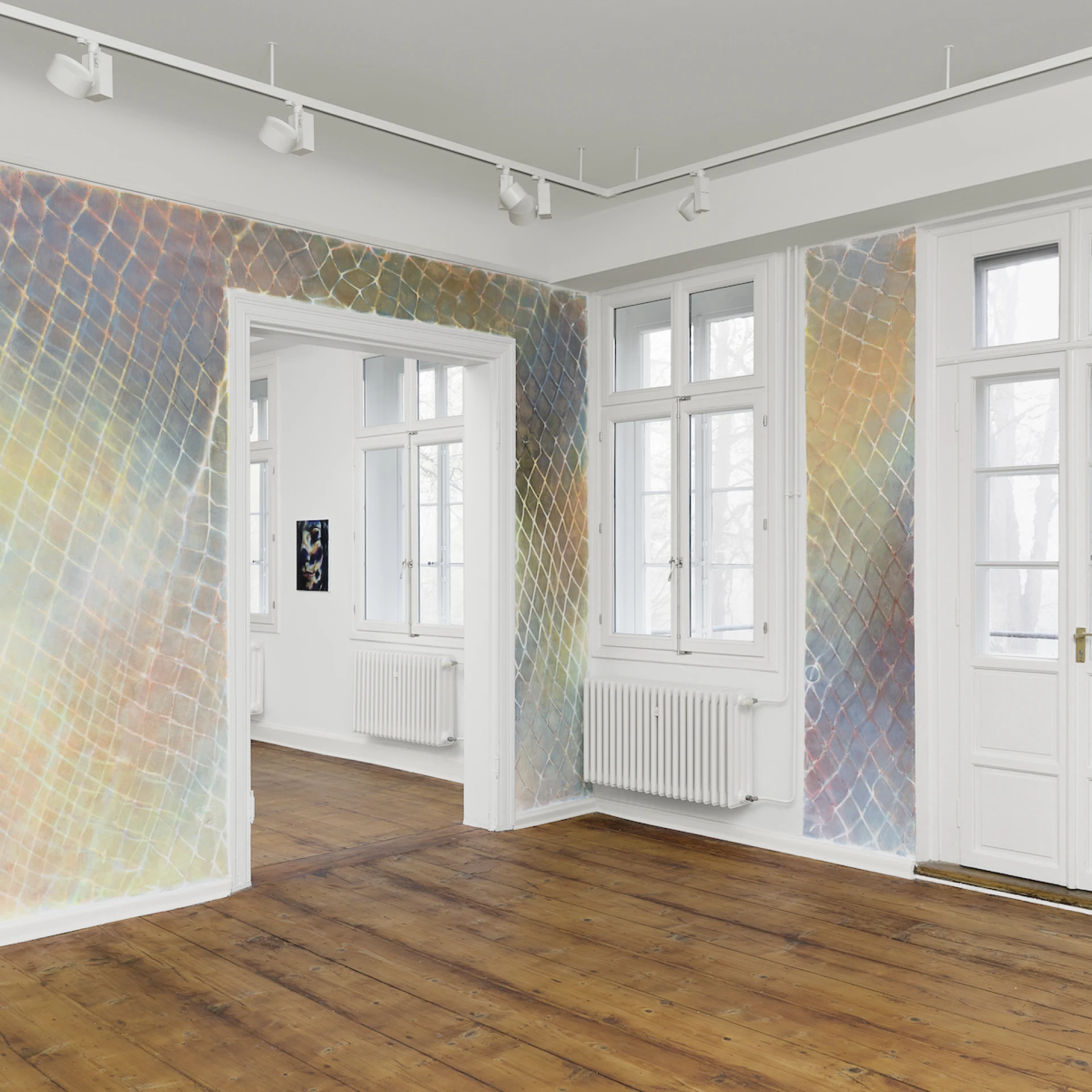 *07_*oT (NW I), 2021, Acryl auf Wand, Installation Syker Vorwerk, Shallow Depth, Foto: Tobias Hübel