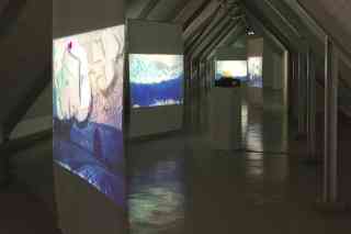 *serendipity*, 2019, 9 minütiger Loop, vier Diaprojektoren auf vier Leinwänden, 
je 2,2 x 1,5m, Ausstellungsansicht MeisterschülerInnen Ausstellung 2019, Weserburg - Museum für moderne Kunst, Bremen 2019