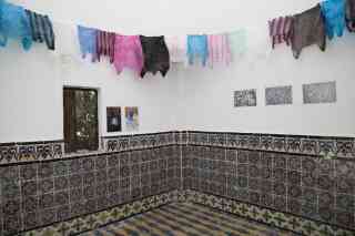 *Dialogic Research* , 2016
Objekte und Fotografien, je 30 x 20 cm, Ausstellungsansicht Dialogic Research, Dar Eyquem, Hammamet, Tunesien 2016