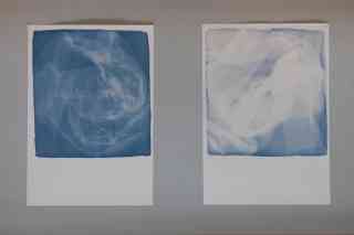 *floating*, 14-teilige Serie, 19,5 x 13,5 cm, Cyanotopie, Ausstellungsansicht Kind of Copy – Cyanotypie, Museum für Fotokopie, Mülheim an der Ruhr 2019